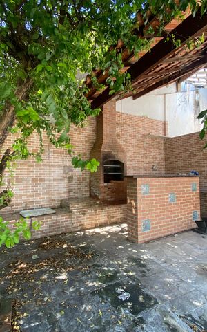 Casa à venda com 120m², 4 quartos e 4 vagas