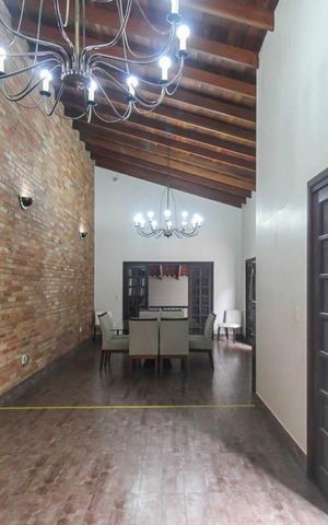 Casa para alugar com 360m², 4 quartos e 6 vagas