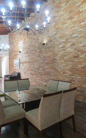 Casa para alugar com 360m², 4 quartos e 6 vagas
