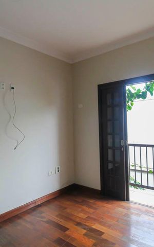 Casa para alugar com 360m², 4 quartos e 6 vagas