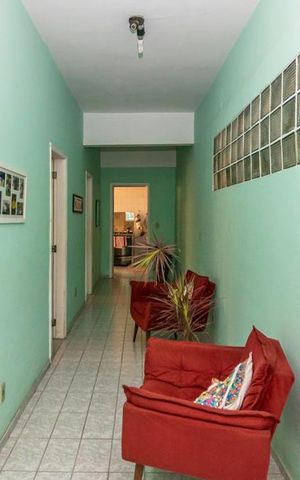Casa à venda com 138m², 3 quartos e 5 vagas Casa à venda com 138m², 3 quartos e 5 vagasCorredor
