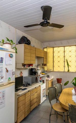Casa à venda com 138m², 3 quartos e 5 vagas Casa à venda com 138m², 3 quartos e 5 vagasCozinha