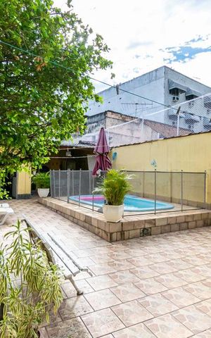 Casa à venda com 138m², 3 quartos e 5 vagas Casa à venda com 138m², 3 quartos e 5 vagasQuintal
