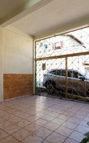 Casa à venda com 130m², 2 quartos e 2 vagas Casa à venda com 130m², 2 quartos e 2 vagasGaragem