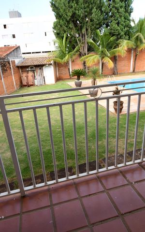 Casa à venda com 700m², 6 quartos e 20 vagasQuarto 1 - Suíte Sacada