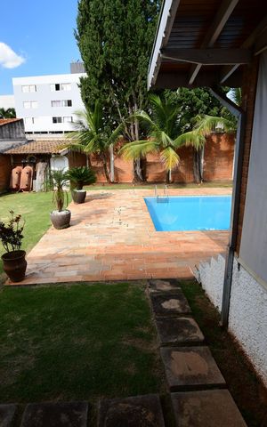 Casa à venda com 700m², 6 quartos e 20 vagasQuarto 3 - Vista
