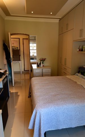 Casa à venda com 700m², 6 quartos e 20 vagasQuarto 2
