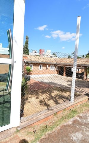 Casa à venda com 700m², 6 quartos e 20 vagasFachada
