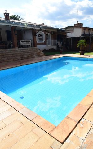 Casa à venda com 700m², 6 quartos e 20 vagasPiscina