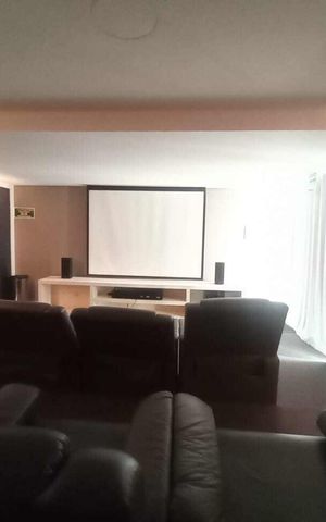 Apartamento à venda com 90m², 2 quartos e 2 vagas Apartamento à venda com 90m², 2 quartos e 2 vagasCinema