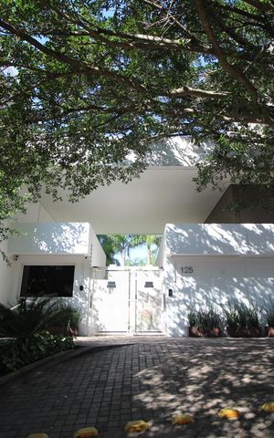 Apartamento à venda com 90m², 2 quartos e 2 vagasFachada