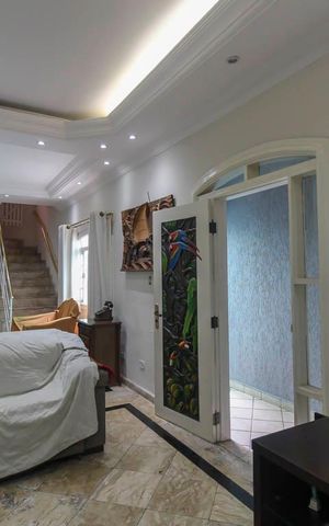Casa à venda com 500m², 3 quartos e 2 vagas Casa à venda com 500m², 3 quartos e 2 vagasSala