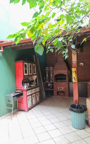 Casa à venda com 500m², 3 quartos e 2 vagas Casa à venda com 500m², 3 quartos e 2 vagasChurrasqueira
