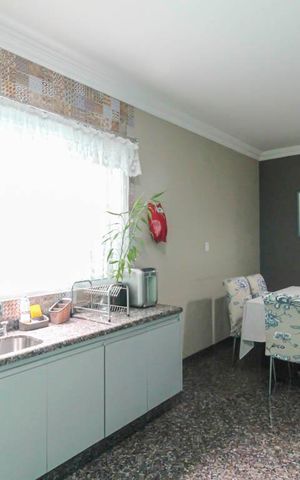 Casa à venda com 500m², 3 quartos e 2 vagas Casa à venda com 500m², 3 quartos e 2 vagasCozinha