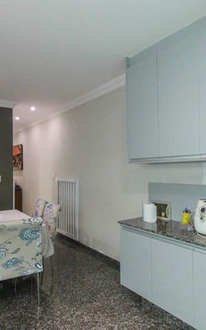 Casa à venda com 500m², 3 quartos e 2 vagas Casa à venda com 500m², 3 quartos e 2 vagasCozinha