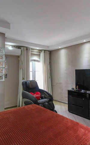 Casa à venda com 500m², 3 quartos e 2 vagas Casa à venda com 500m², 3 quartos e 2 vagasSuite 1