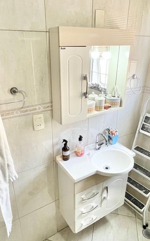 Casa à venda com 110m², 3 quartos e 1 vaga Casa à venda com 110m², 3 quartos e 1 vagaBanheiro