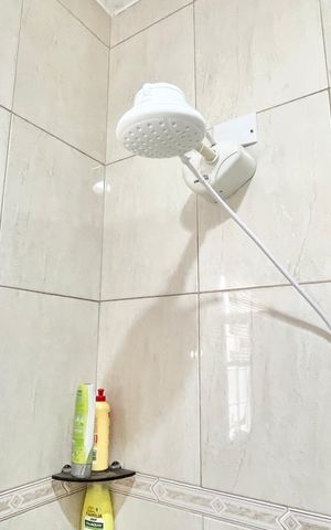 Casa à venda com 110m², 3 quartos e 1 vaga Casa à venda com 110m², 3 quartos e 1 vagaBanheiro