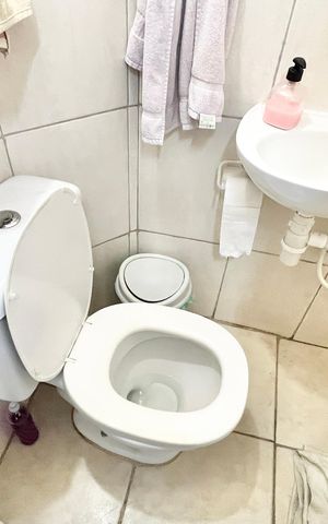 Casa à venda com 110m², 3 quartos e 1 vaga Casa à venda com 110m², 3 quartos e 1 vagaBanheiro de serviço