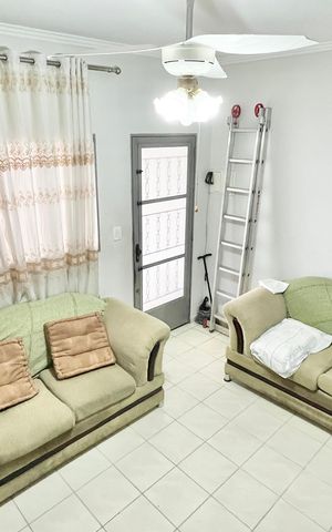 Casa à venda com 110m², 3 quartos e 1 vaga Casa à venda com 110m², 3 quartos e 1 vagaSala