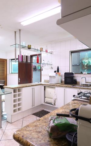 Casa à venda com 190m², 4 quartos e 2 vagasCozinha 