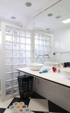 Casa à venda com 190m², 4 quartos e 2 vagasBanheiro Social 
