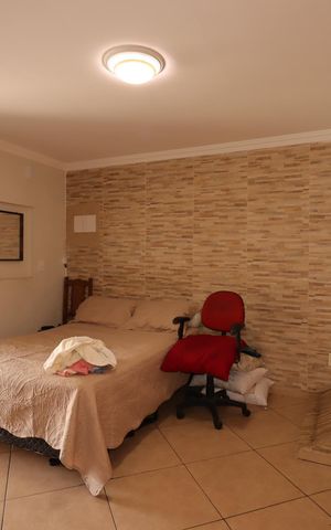 Casa para alugar com 300m², 3 quartos e 3 vagasSuíte
