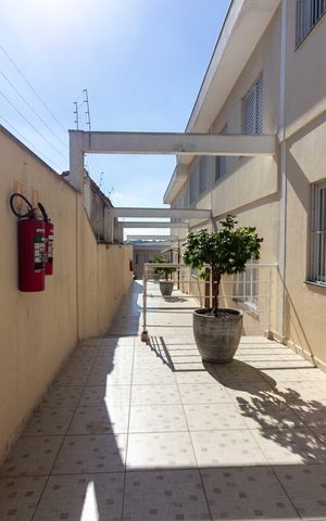 Casa de condomínio à venda com 77m², 3 quartos e 2 vagas Casa de condomínio à venda com 77m², 3 quartos e 2 vagasHall de entrada