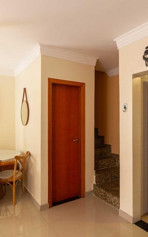 Casa de condomínio à venda com 77m², 3 quartos e 2 vagas Casa de condomínio à venda com 77m², 3 quartos e 2 vagasSala