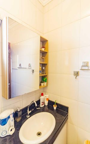 Casa de condomínio à venda com 77m², 3 quartos e 2 vagas Casa de condomínio à venda com 77m², 3 quartos e 2 vagasBanheiro Social