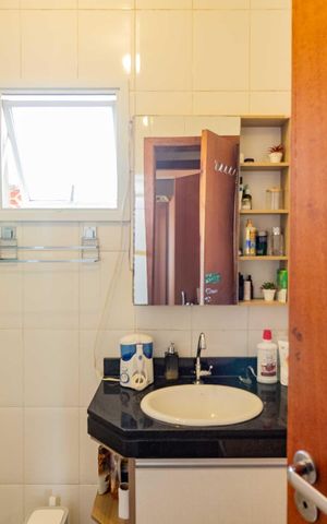 Casa de condomínio à venda com 77m², 3 quartos e 2 vagas Casa de condomínio à venda com 77m², 3 quartos e 2 vagasBanheiro Social