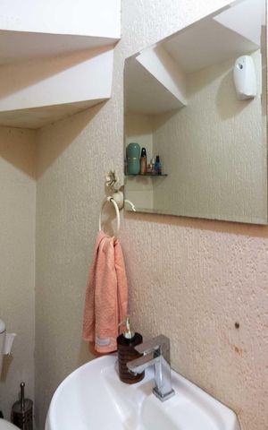 Casa de condomínio à venda com 77m², 3 quartos e 2 vagas Casa de condomínio à venda com 77m², 3 quartos e 2 vagasLavabo