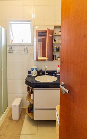 Casa de condomínio à venda com 77m², 3 quartos e 2 vagas Casa de condomínio à venda com 77m², 3 quartos e 2 vagasBanheiro Social