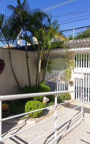 Casa de condomínio à venda com 77m², 3 quartos e 2 vagas Casa de condomínio à venda com 77m², 3 quartos e 2 vagasHall de entrada