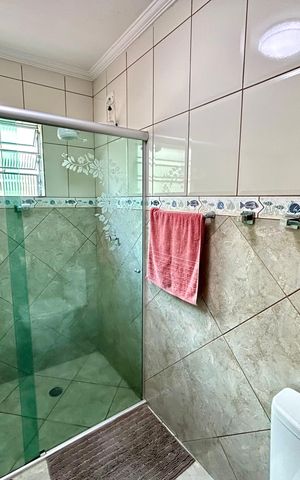 Casa à venda com 151m², 3 quartos e 2 vagas Casa à venda com 151m², 3 quartos e 2 vagasBanheiro 1