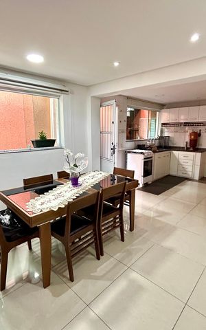 Casa à venda com 151m², 3 quartos e 2 vagas Casa à venda com 151m², 3 quartos e 2 vagasCozinha