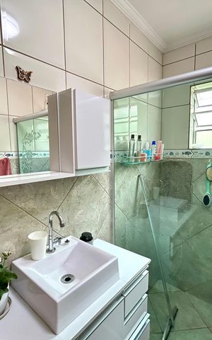 Casa à venda com 151m², 3 quartos e 2 vagas Casa à venda com 151m², 3 quartos e 2 vagasBanheiro 1