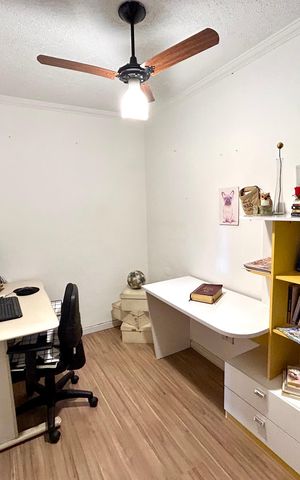 Casa à venda com 151m², 3 quartos e 2 vagas Casa à venda com 151m², 3 quartos e 2 vagasEscritório
