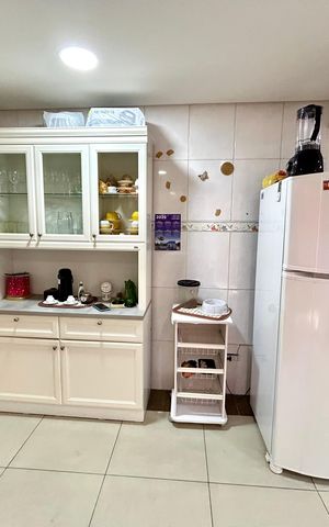 Casa à venda com 151m², 3 quartos e 2 vagas Casa à venda com 151m², 3 quartos e 2 vagasCozinha