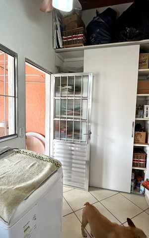 Casa à venda com 151m², 3 quartos e 2 vagas Casa à venda com 151m², 3 quartos e 2 vagasÁrea de Serviço