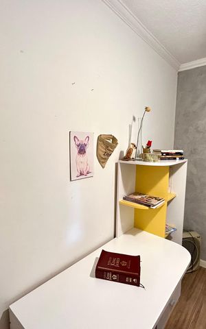 Casa à venda com 151m², 3 quartos e 2 vagas Casa à venda com 151m², 3 quartos e 2 vagasEscritório