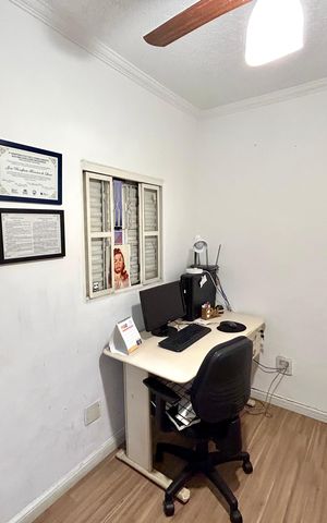 Casa à venda com 151m², 3 quartos e 2 vagas Casa à venda com 151m², 3 quartos e 2 vagasEscritório