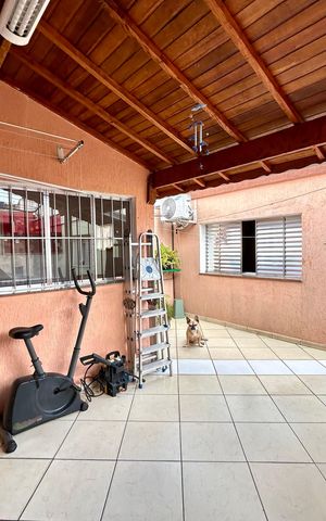 Casa à venda com 151m², 3 quartos e 2 vagas Casa à venda com 151m², 3 quartos e 2 vagasQuintal