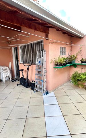 Casa à venda com 151m², 3 quartos e 2 vagas Casa à venda com 151m², 3 quartos e 2 vagasQuintal