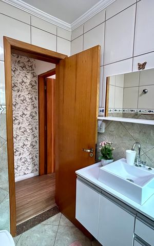 Casa à venda com 151m², 3 quartos e 2 vagas Casa à venda com 151m², 3 quartos e 2 vagasBanheiro 1