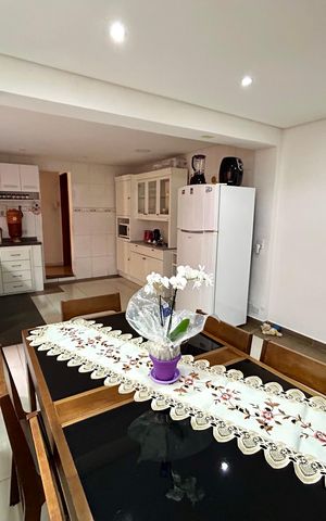 Casa à venda com 151m², 3 quartos e 2 vagas Casa à venda com 151m², 3 quartos e 2 vagasCozinha