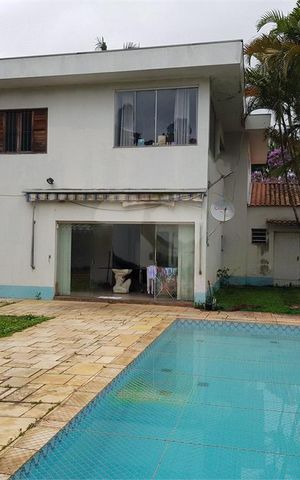 Casa à venda com 324m², 4 quartos e 3 vagas