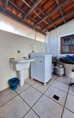 Casa à venda com 350m², 3 quartos e 3 vagas Casa à venda com 350m², 3 quartos e 3 vagasÁrea de Serviço