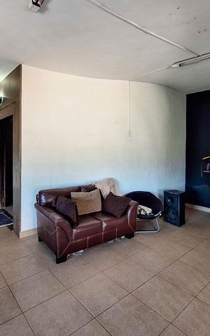 Casa à venda com 350m², 3 quartos e 3 vagas Casa à venda com 350m², 3 quartos e 3 vagasSala 3