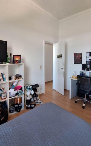 Casa à venda com 350m², 3 quartos e 3 vagas Casa à venda com 350m², 3 quartos e 3 vagasQuarto 2
